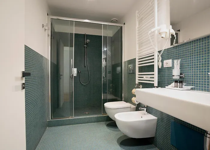 History Essence לינה וארוחת בוקר 4*