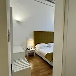 Oda ve Kahvaltı History Essence 4*