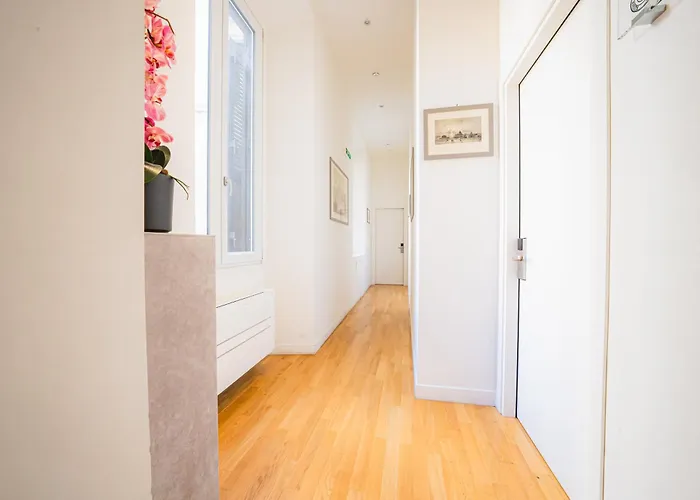 Bed & Breakfast History Essence 4*